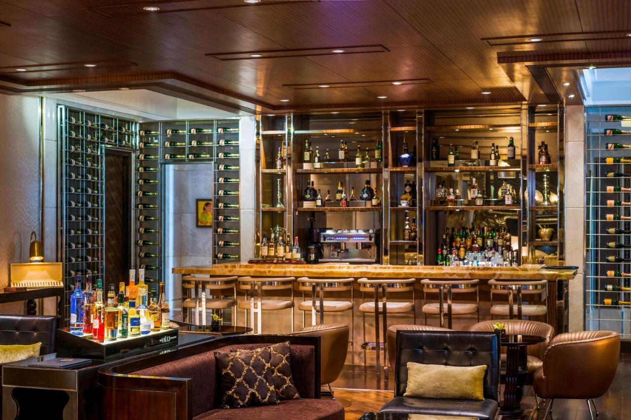 Hotel The St. Regis Mumbai Exterior foto The bar at the 1919 Restaurant