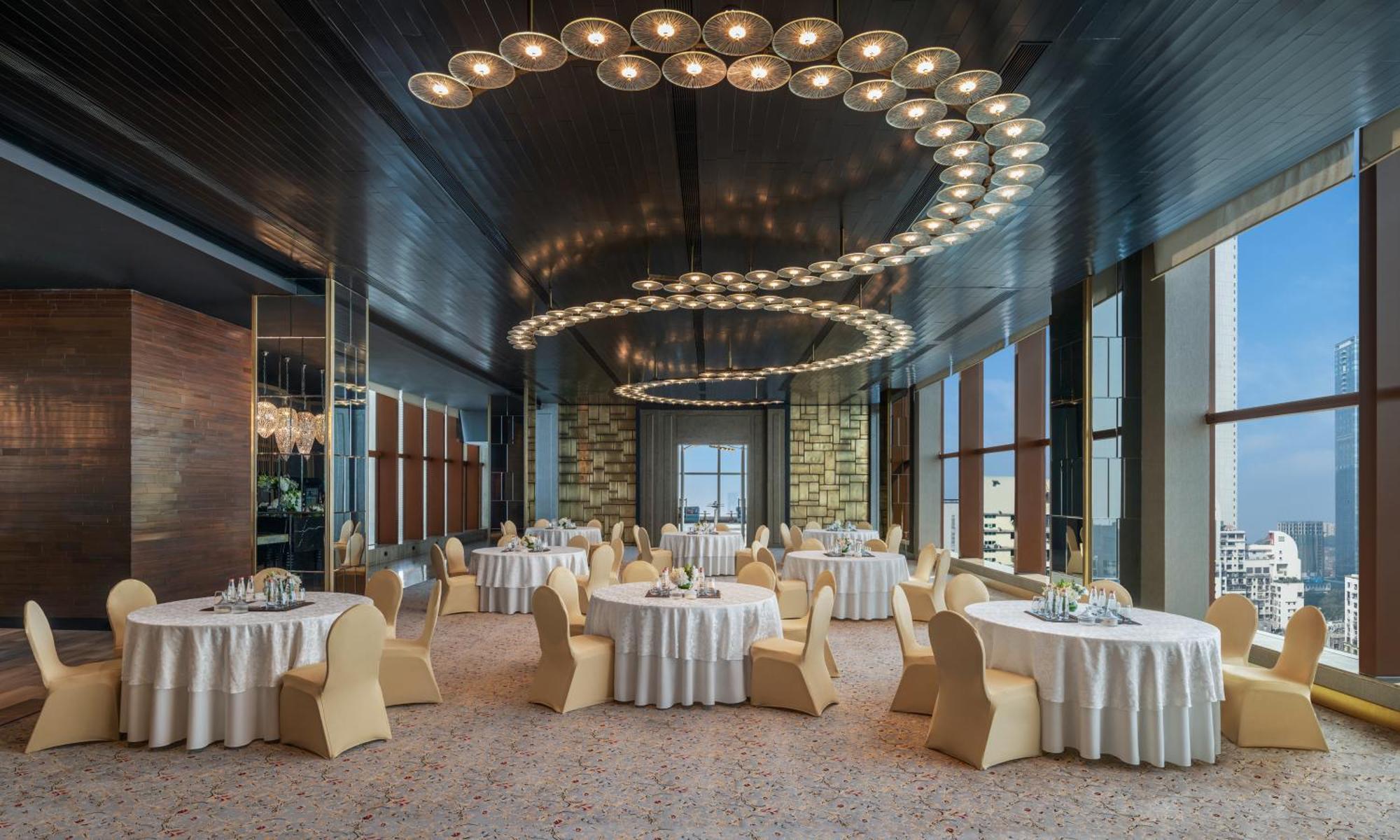 Hotel The St. Regis Mumbai Exterior foto The Club at the Ritz-Carlton, DIFC