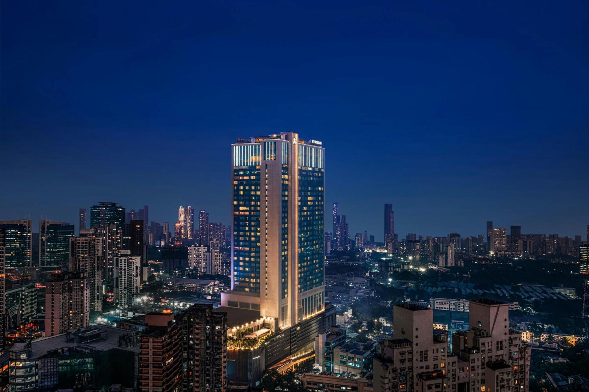 Hotel The St. Regis Mumbai Exterior foto The hotel at night